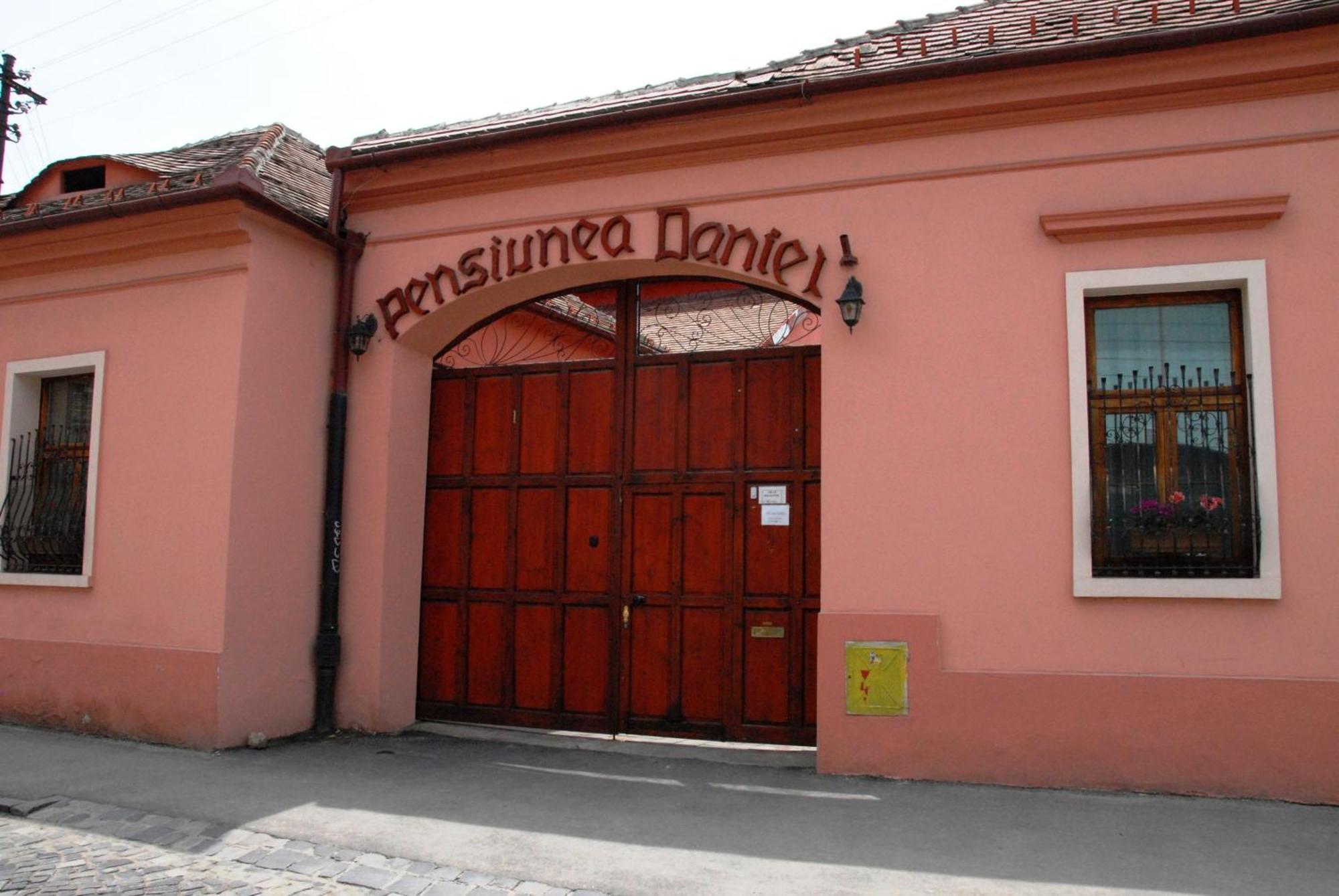 Pensiunea Daniel Sibiu Exteriör bild